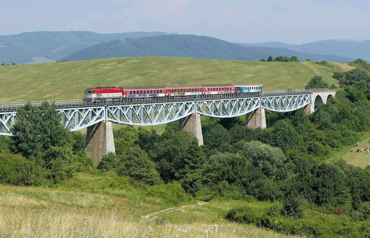 Sarisan-II-Viadukt-1280p